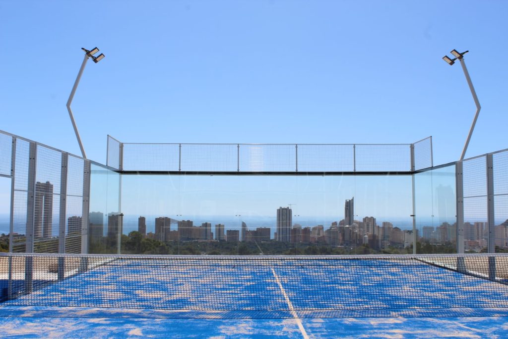 Padel pálya építésre alkalmas helyszín kiválasztása és telepítése